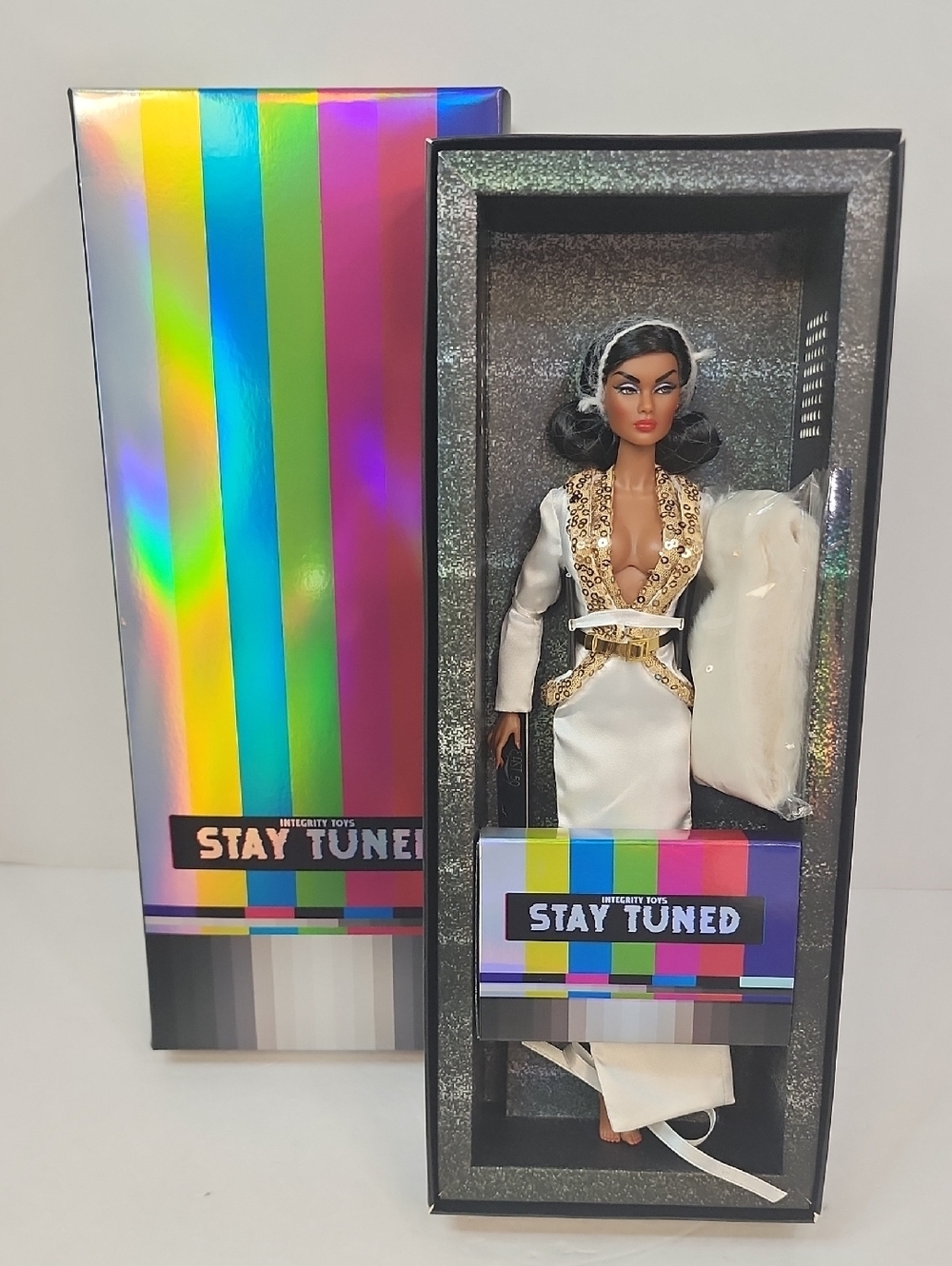 Integrity Toys East 59th Street Burnt Champagne Della Roux Stay Tuned 2022 LE 75